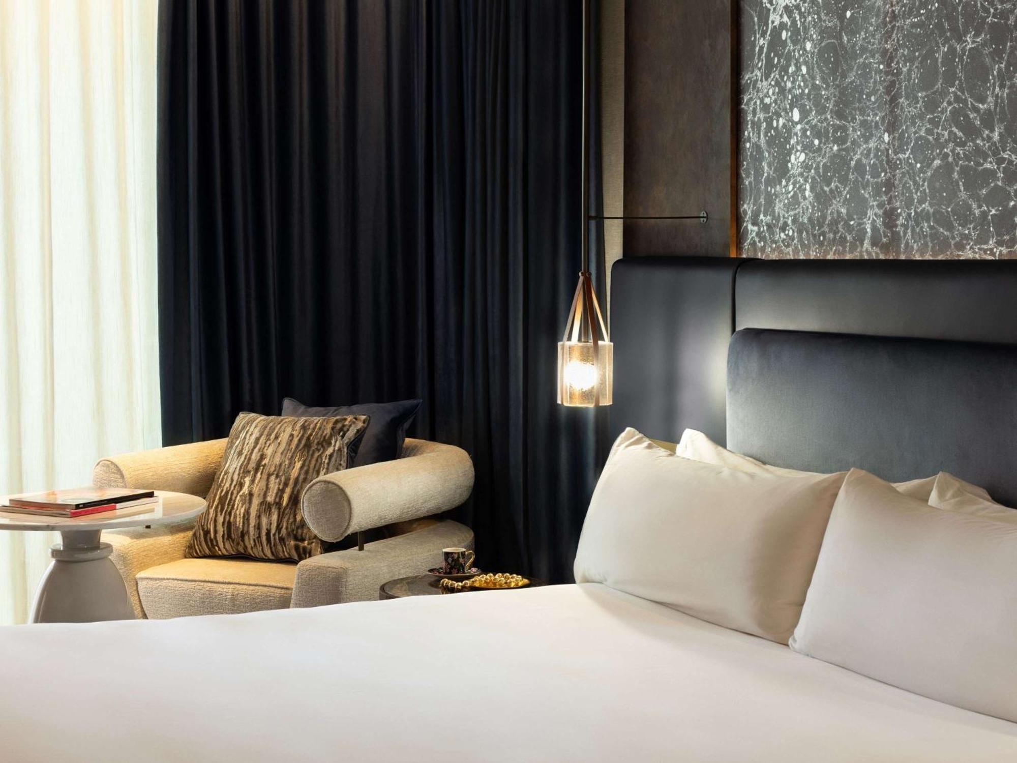Sls Barcelona Hotel Бадалона Екстериор снимка
