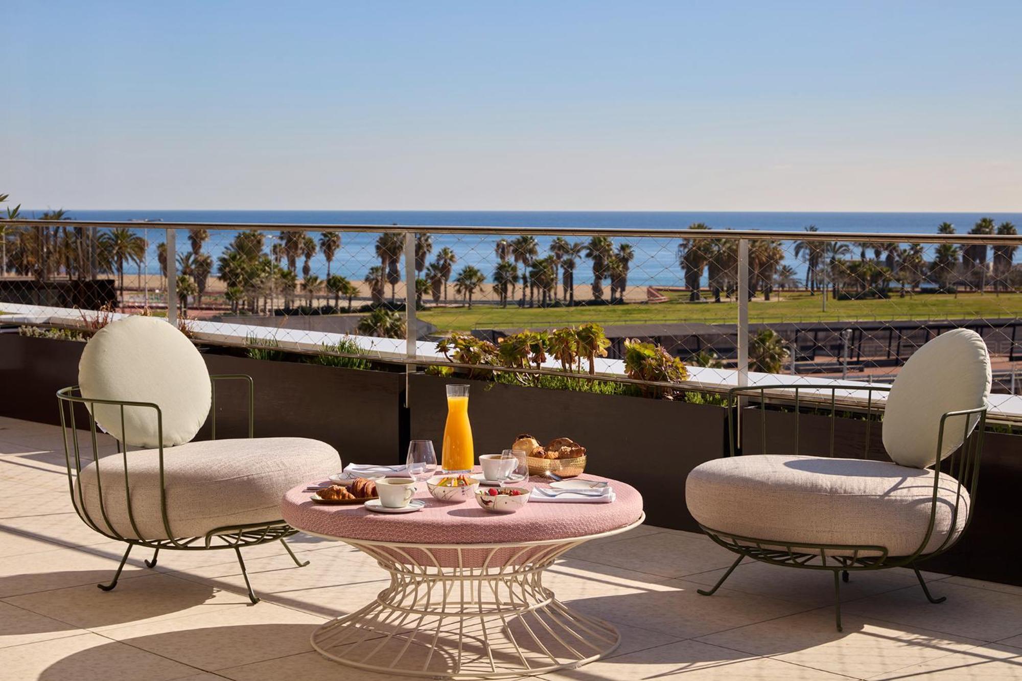 Sls Barcelona Hotel Бадалона Екстериор снимка