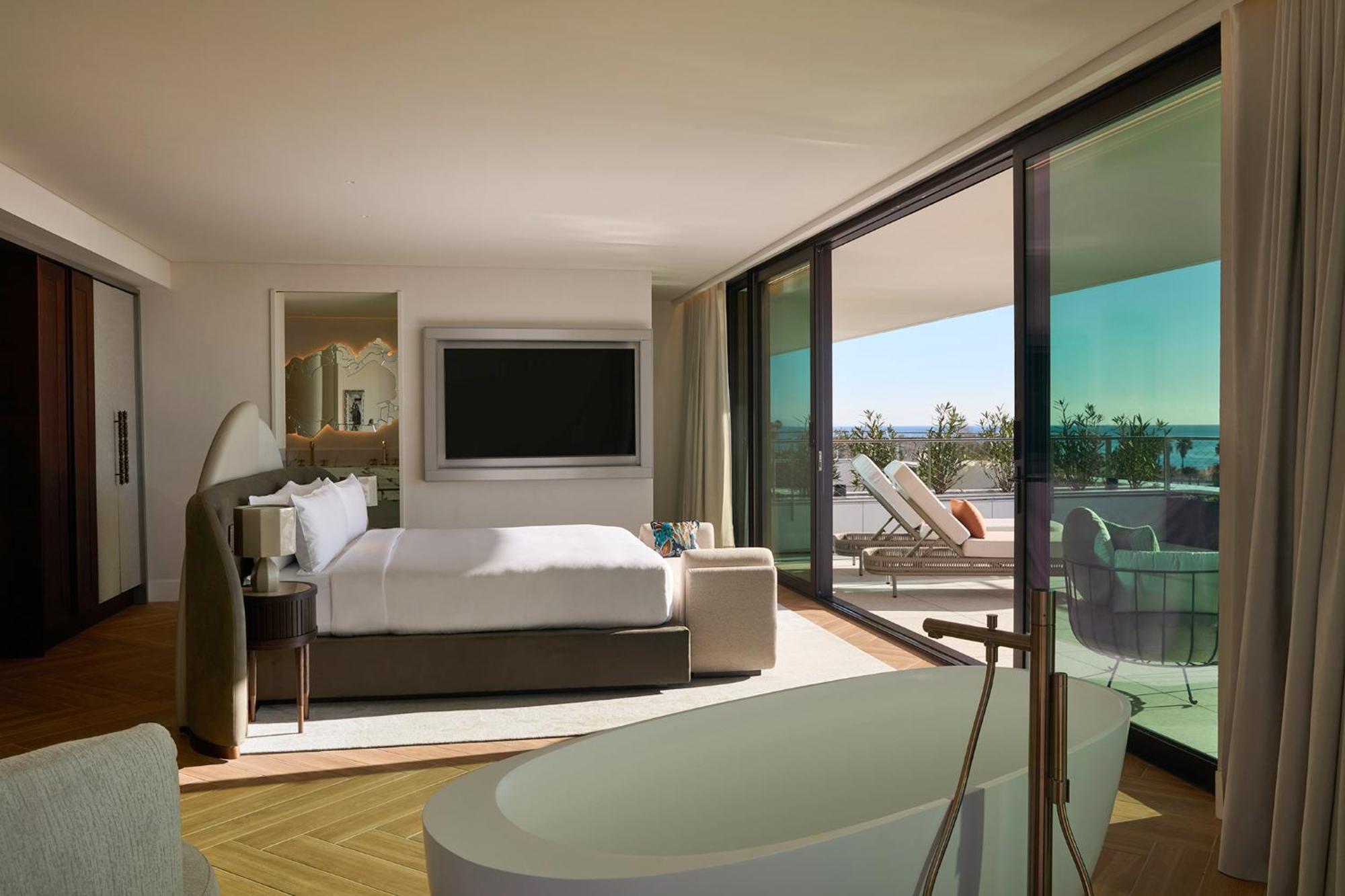 Sls Barcelona Hotel Бадалона Екстериор снимка