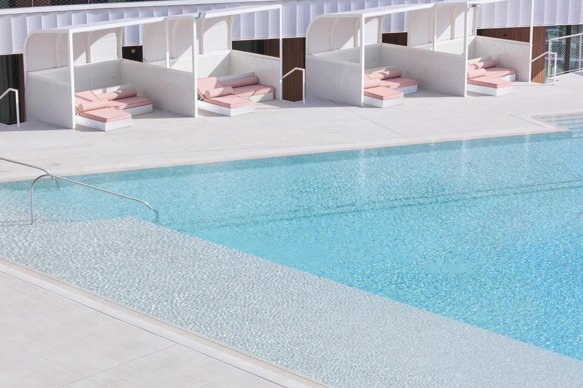 Sls Barcelona Hotel Бадалона Екстериор снимка