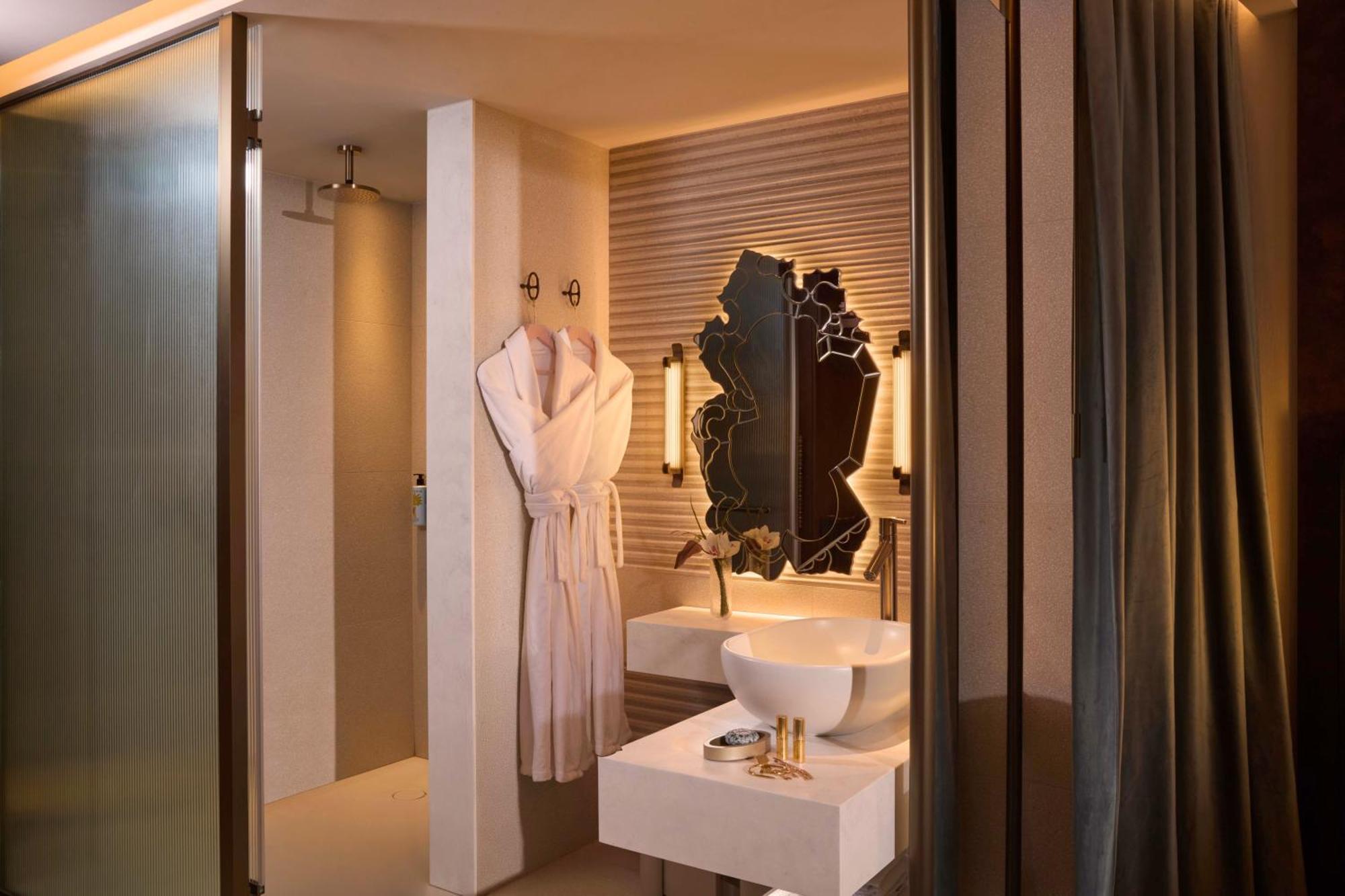 Sls Barcelona Hotel Бадалона Екстериор снимка