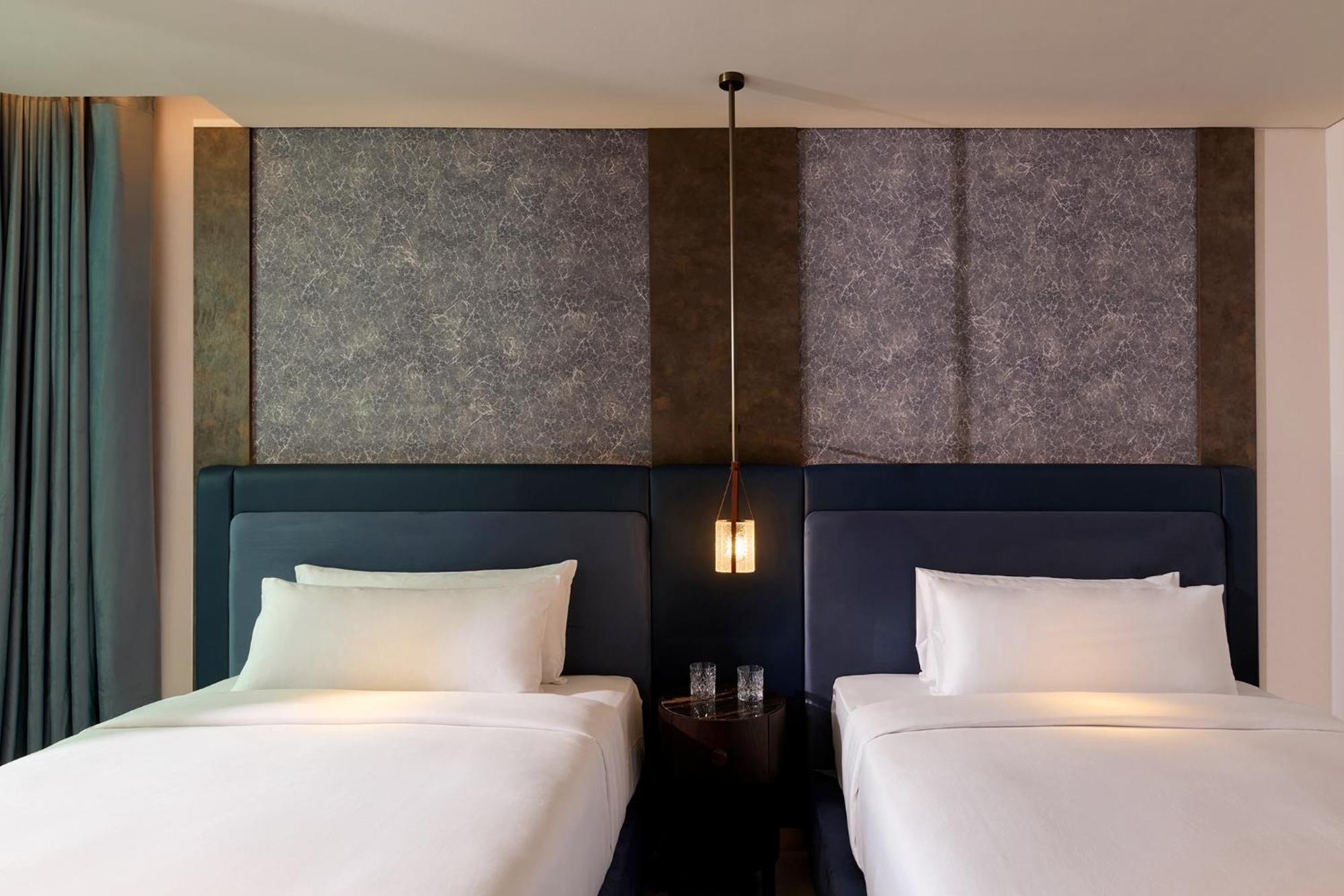 Sls Barcelona Hotel Бадалона Екстериор снимка
